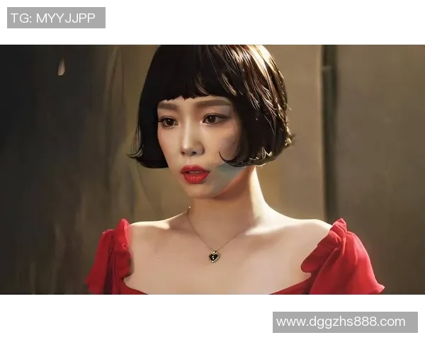 短发魅力四射韩国女足球明星展现青春风采与竞技实力