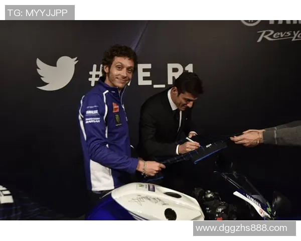 足球明星高峰近期动态分析及其对足球界的影响探讨