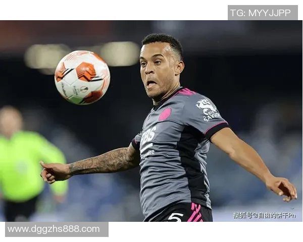 身高182厘米以上的足球明星们的传奇故事与成就分享